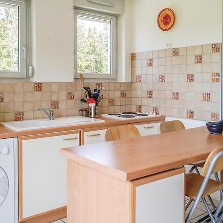 Cozy Apartment In Premanon With Kitchenette エクステリア 写真